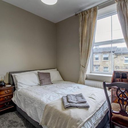 6 Dbl Bed, Central Huddersfield House Inc Parking Eksteriør billede